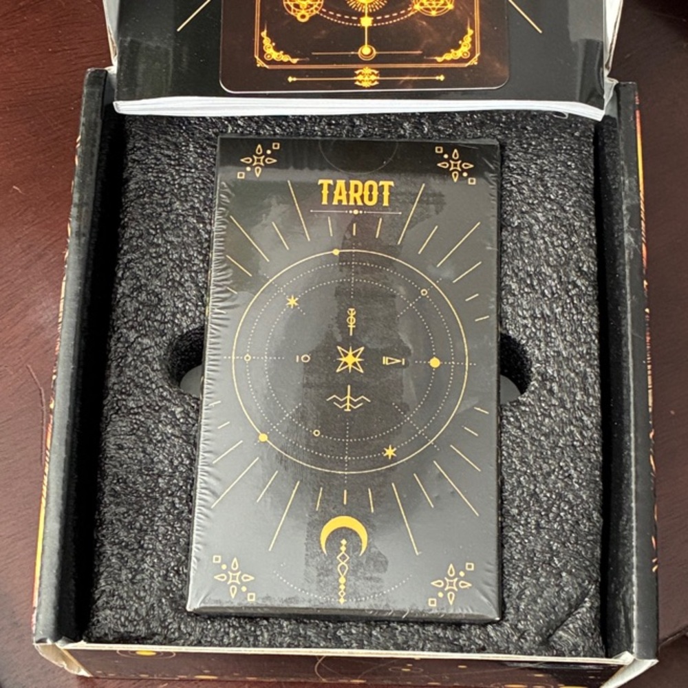 Black and Gold Tarot Card Set - Picture 3 of 4